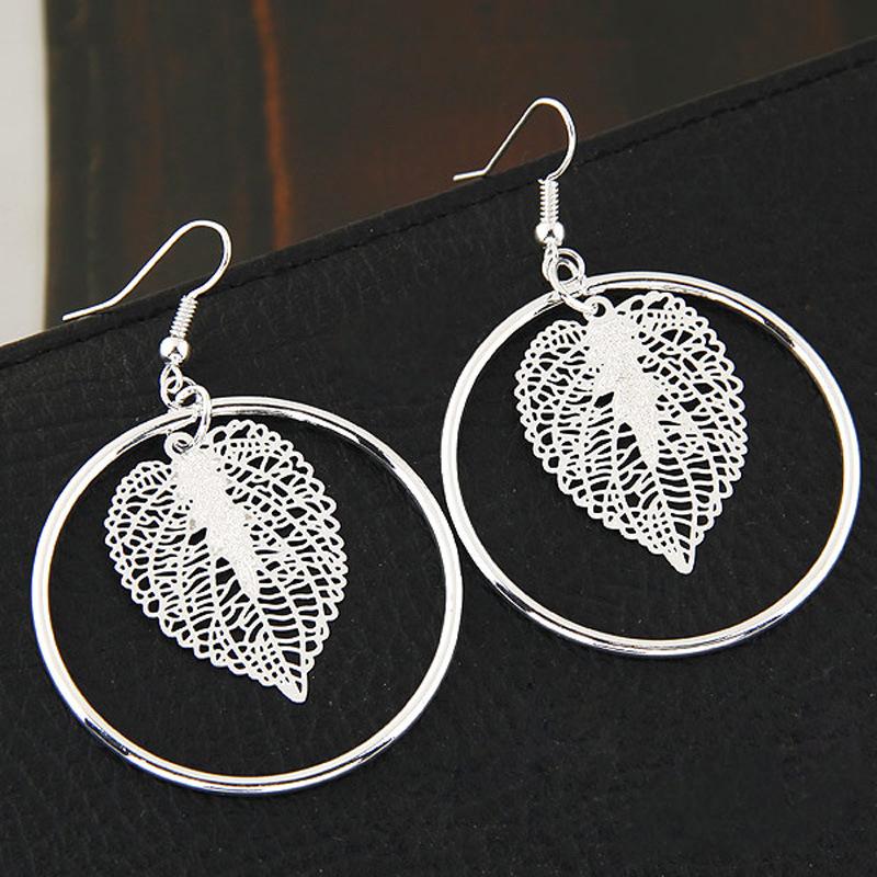 

Fashionable Leaf and Circle Drop Earrings , Exaggerated Design Alloy Earrings for Women , Trendy Accessory