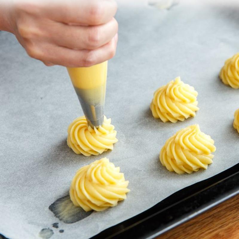 

50PCS Pastry Bags Thicked Disposable Piping Bags Icing Bags Clear PE Cake Decorating Bags Baking Tools Supplies (BPA-Free,without FDA Certification) Type A