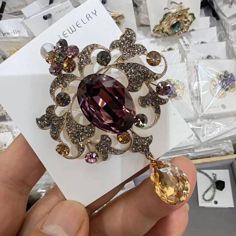 Brooch: High-end Crystal Brooch, Vintage Teardrop Pendant Pin