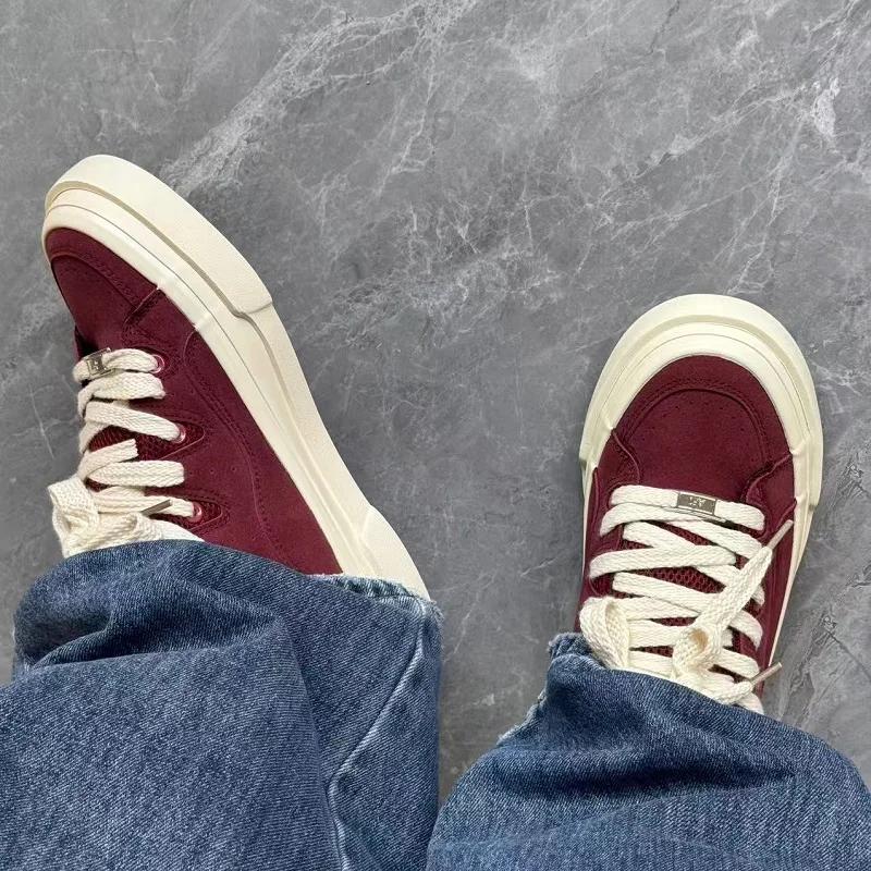 New Men's Casual Board Shoes Daily Anti Slip Lightweight and Thick Soled Comfortable Simple and Versatile for Outdoor Travel