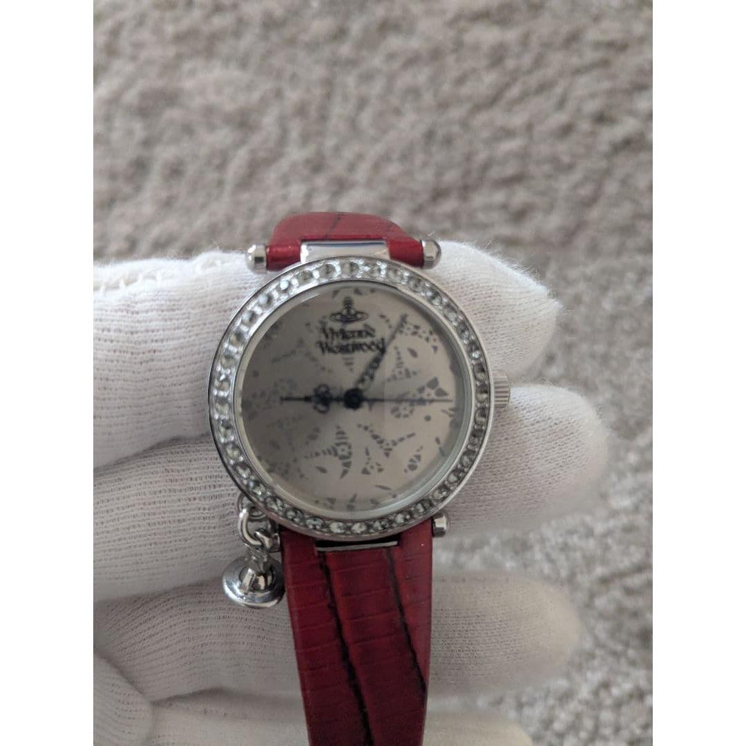 Подержанные часы Vivienne Westwood красные