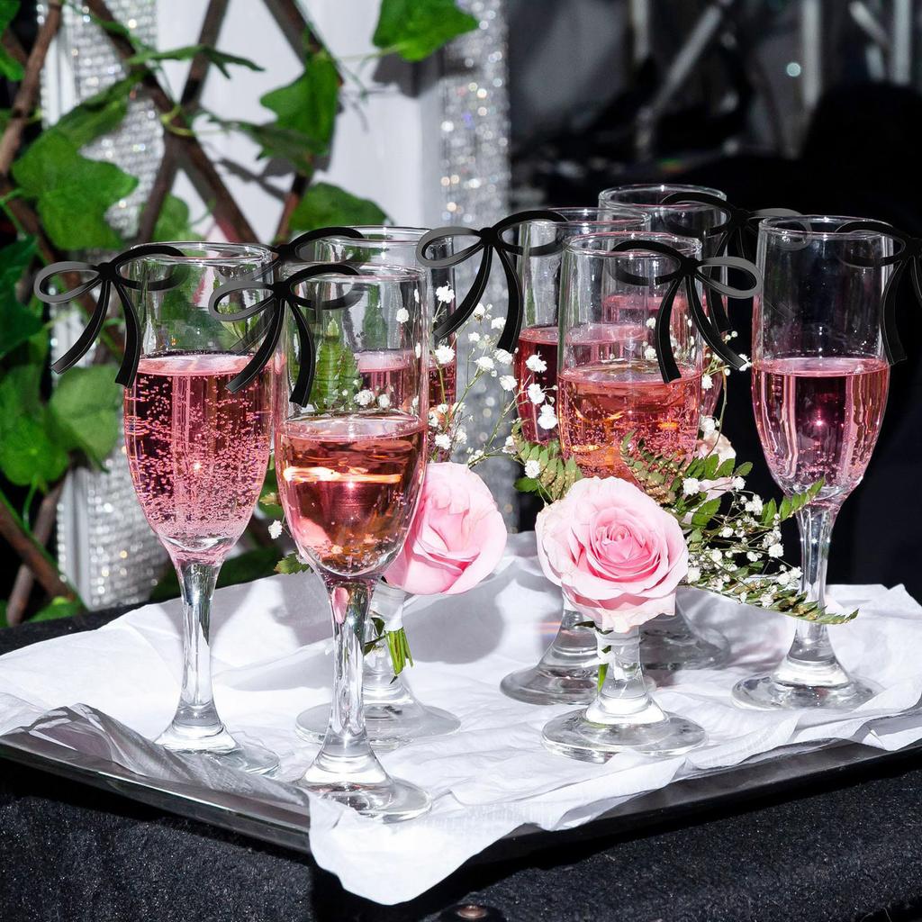 50 szt. Stylowe zawieszki do napojów z kokardką Akrylowe zawieszki do kieliszków w kształcie muszki na wieczór panieński, urodziny, wesele, dekoracje na przyjęcie