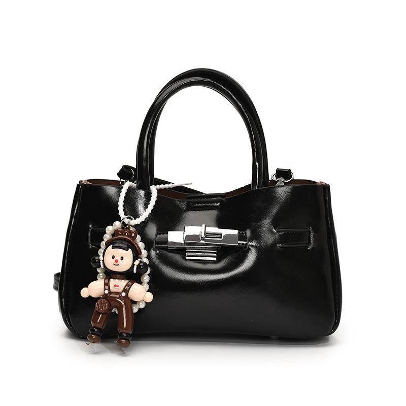 

Fashion niche portable small square bag new simple and beautiful shoulder bag texture trendy messenger bag Without pendant чёрный