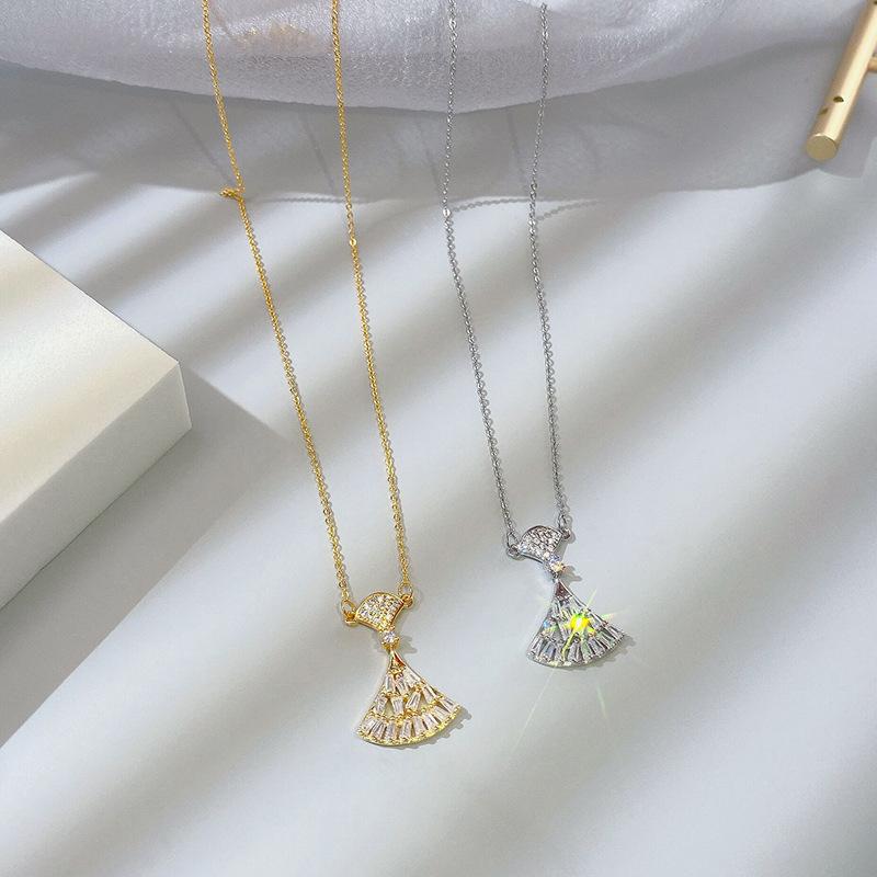 Fully Diamond Skirt Necklace for Women's Collarbone Chain Trendy and Fashionable Temperament Simple Fan-shaped Pendant