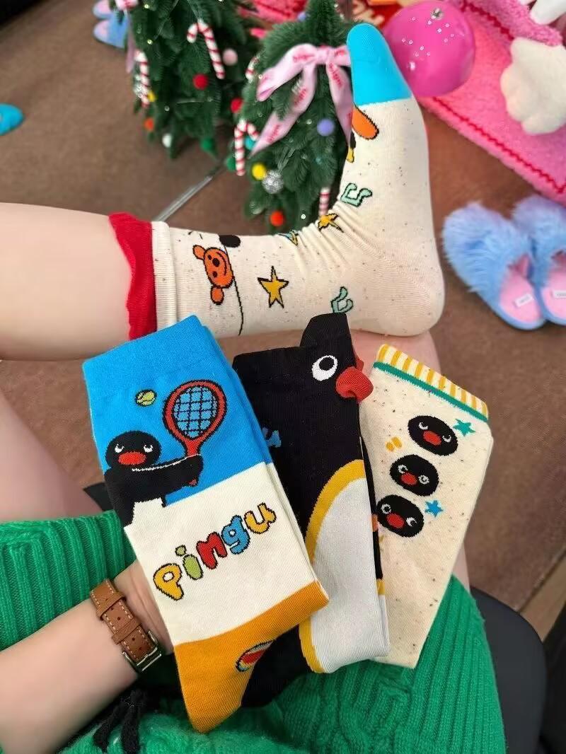 

Женские носки средней длины с мультяшным пингвином Tide Осень-Зима - Милые и универсальные для студентов Three Penguins