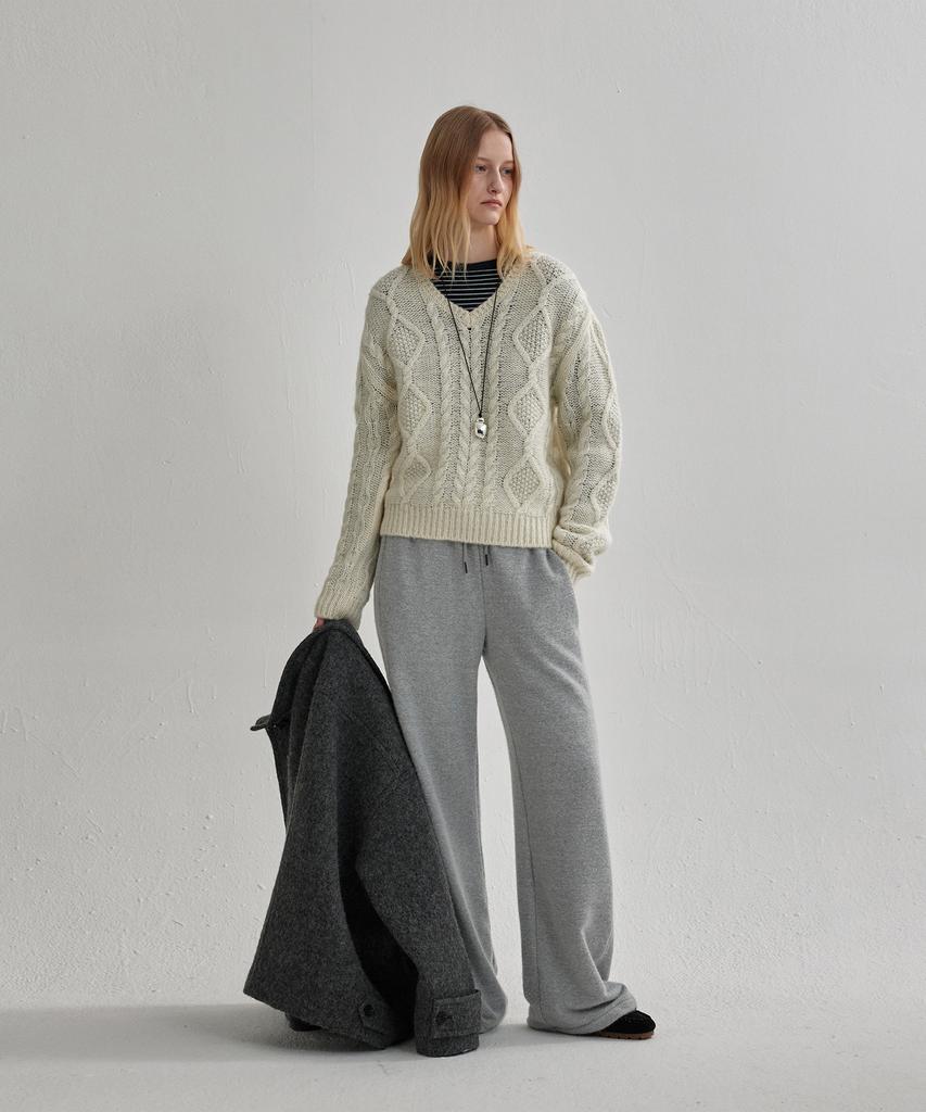 MOAT Ordinary Cable Knit (Cream Ivory)