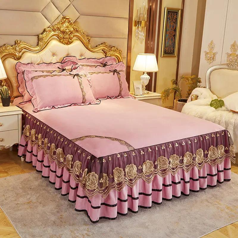 Crystal Velvet Bedspread Plush Lace Bed Skirts Sets Thin Comforter Embroidered Bedding Set with Pillowcases for Queen King Size