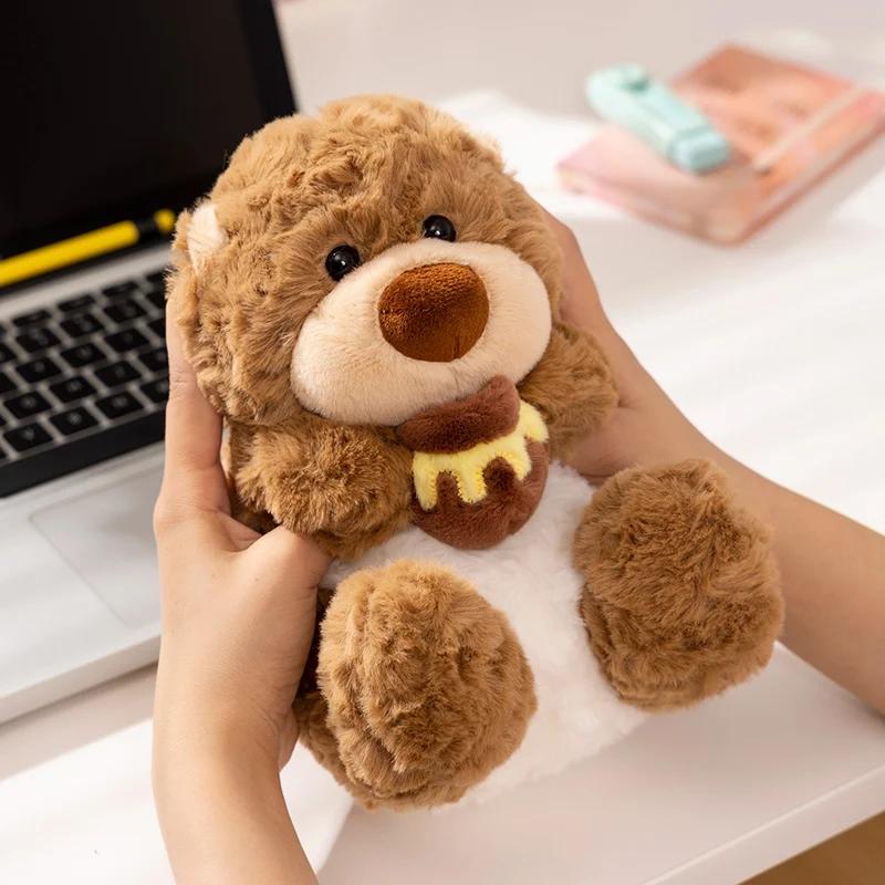 Uroczy Miś w Garnku Miodu Biała Owca Pluszowe Zabawki Przytulna Lalka dla Niemowląt Miękka Wypchana Zwierzęca Poduszka Niemowlęta Dzieci Uspokajająca Prezent na Boże Narodzenie Urodziny