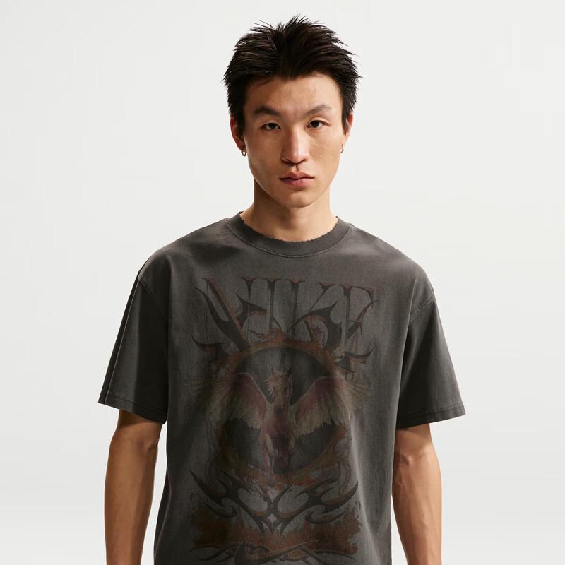 Nike Men's Retro Distressed Print Casual Short Sleeve T-Shirt
