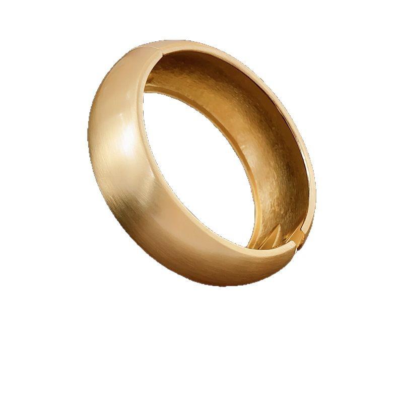 Schickes High-End-Metallarmband: Eleganter, Einzigartiger und Mutiger Damenschmuck