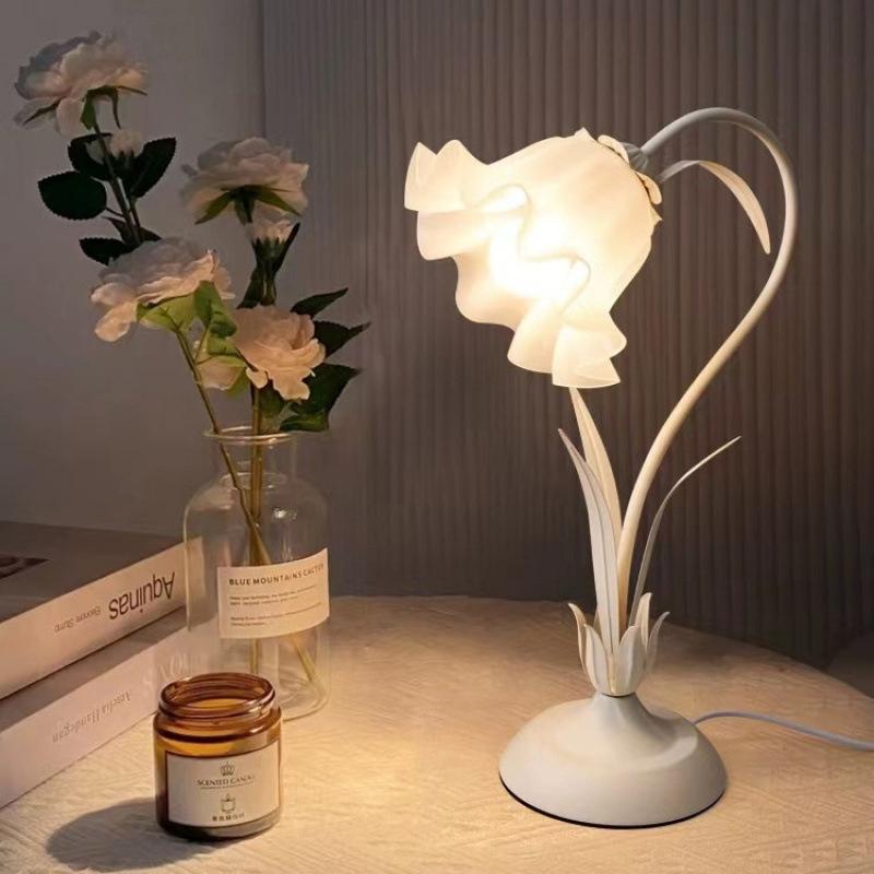 French Lily of the Valley Table Lamp, Vintage Floral Ambient Night Light, Decorative Flower Desk Lamp for Bedroom Bedside