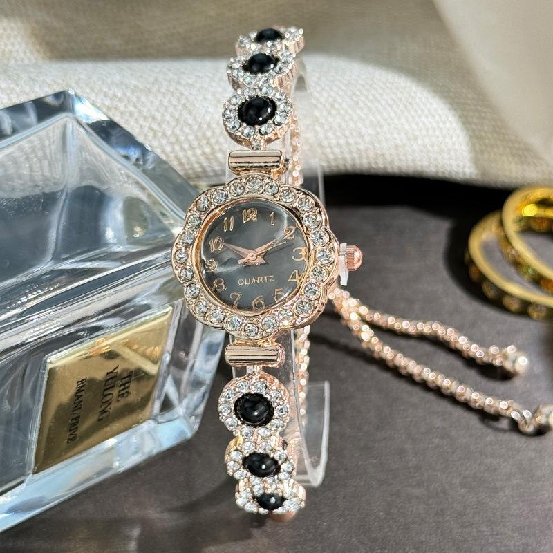 New Diamond Flower Chalcedony Diamond Women's Watch Temperament Fashion Women's Student Pull-up Bracelet Watch