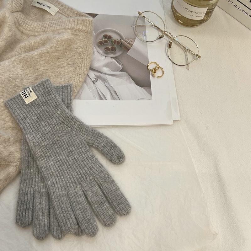 

Шерстяные однотонные вязаные пальцами шерстяные перчатки осень-зима с этикеткой роса палец сенсорный экран теплые перчатки тренд average size светло-серый