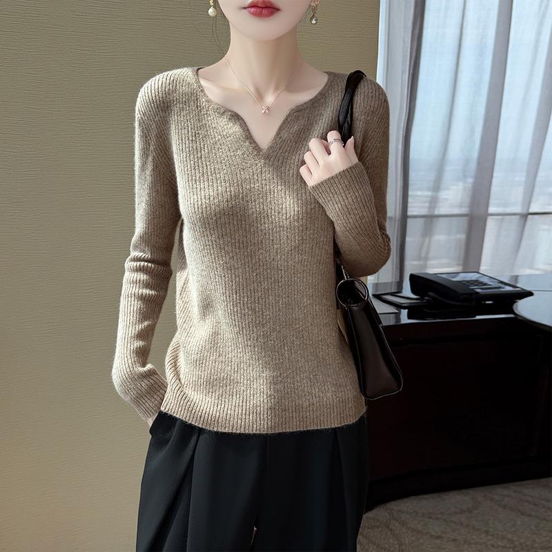 Women's Ribbed Wool V-Neck Sweater, Slimming Fit, Autumn/Winter Pullover