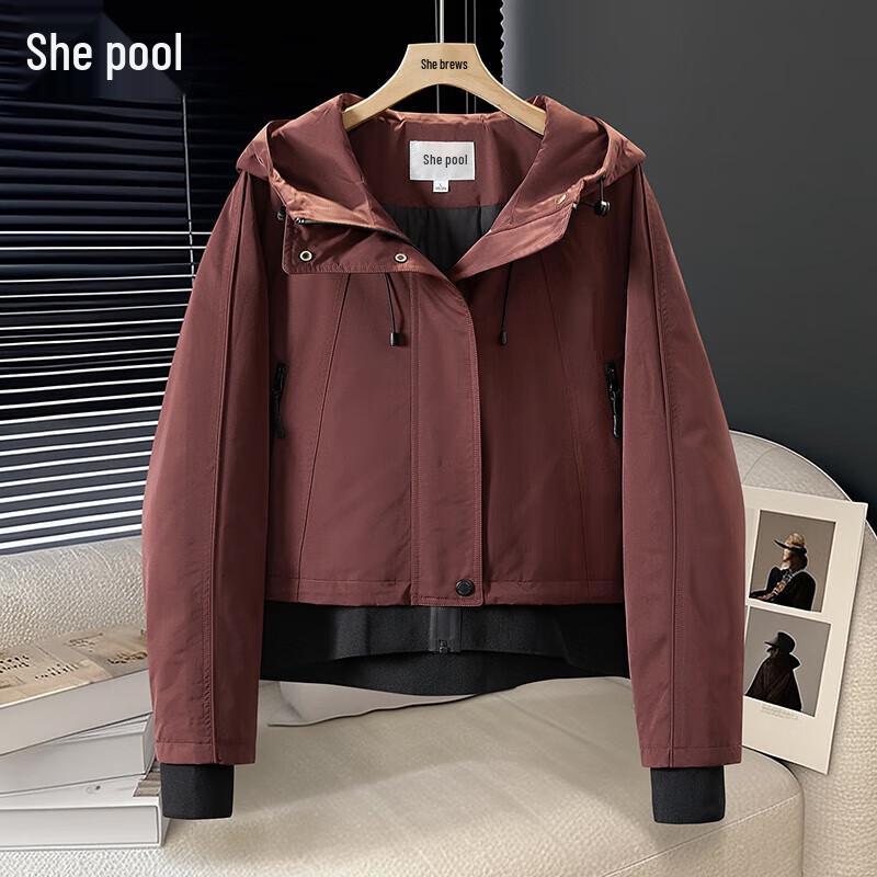 

Женский короткий пуховик Shechi с капюшоном и цветными блоками L