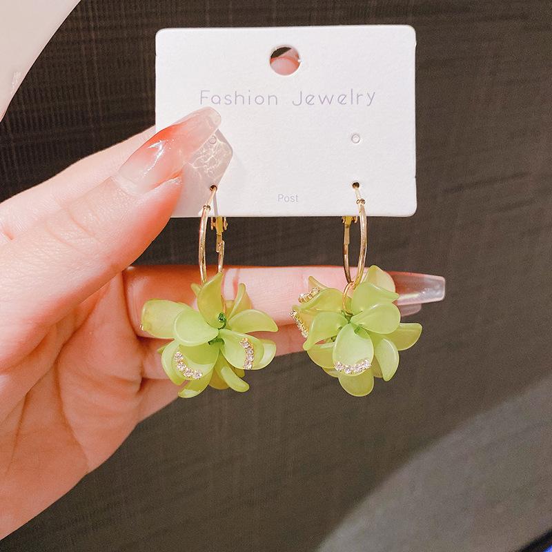 Fashionable Petal Personalized Versatile Earrings 1 pair of earrings зелёный