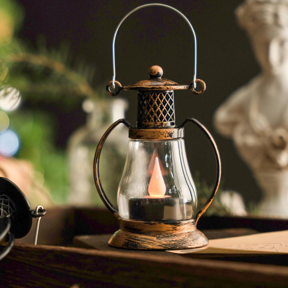 Retro Kerosene Lamp Portable Old-Fashioned Kerosene Lamp Built-In Battery Rustic Camping Lanterns Courtyard Garden Decor