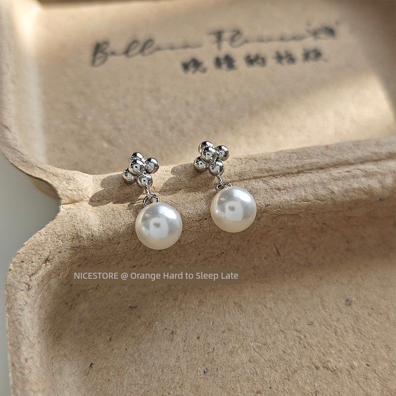 

Позднецветущий платикодон крупноцветковый Оуян Нана серьги-пусеты Легче всего сочетать с жемчугом Pearl Flower