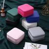 Caja de Joyería de Viaje Portátil para Pendientes, Anillos y Collares - Solución de Almacenamiento Moderna y Compacta
