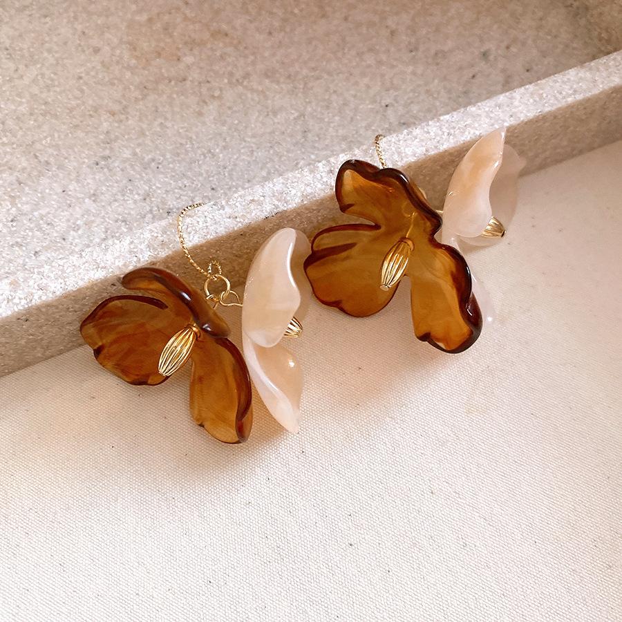 Acrylic flower fringed ear hook Maillard retro elegant earrings women s fashion versatile earrings design sense niche