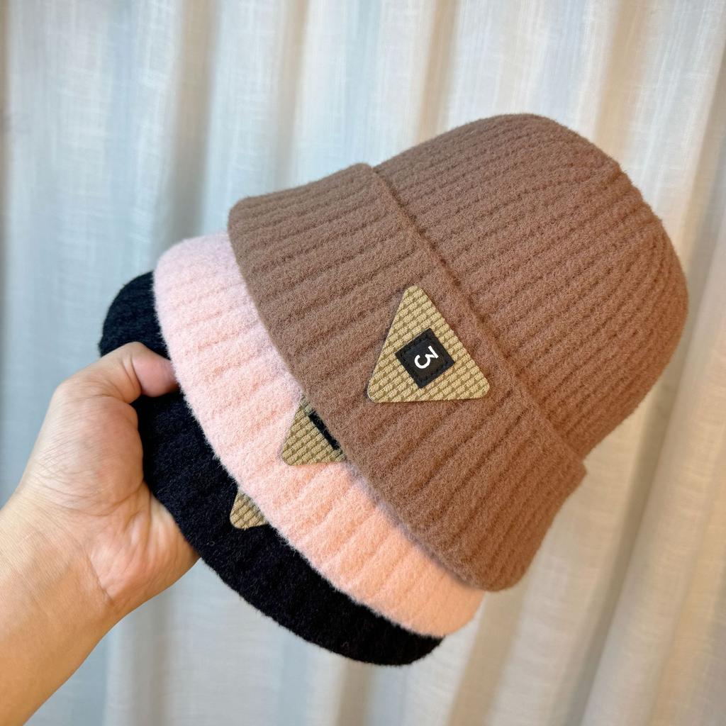 Fashionable Inverted Triangle Letter Small Label Fisherman Hat Women's Autumn and Winter New Travel Breathable Versatile Face Showing Small Basin Hat