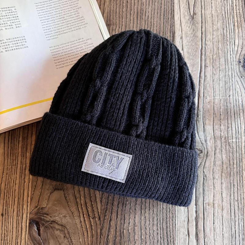 Knitted Beanie Hat For Women And Men With Fleece Lining For Winter Outdoor Warmth