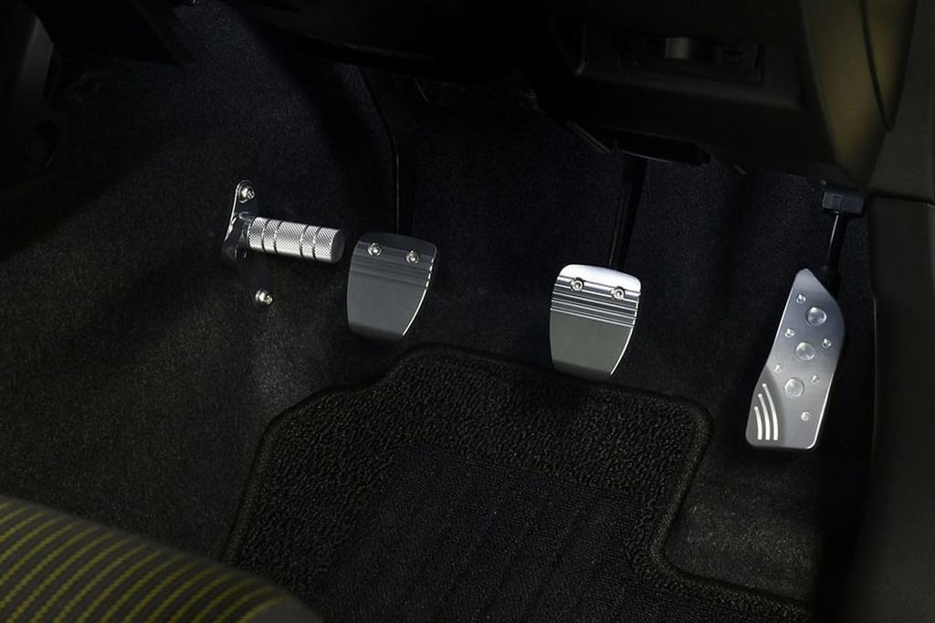 NEOPLOT Footrest Footrest Bar NEO NP78270 Adjustable Left Foot Position MT Car SUZUKI Jimny (JB74W) Silver 6.5cm