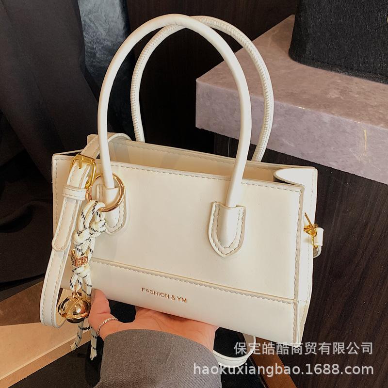 Simple Portable Small Square Bag 2025 Korean Version Trendy New Fashion Shoulder Bag High-end Niche Design Messenger Bag