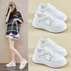 Móda 2025 Léto Malá bílá bota Nová korejská verze ins Studentky Platforma Zvýšení Prodyšné Ležérní boty Tenisky Ženy