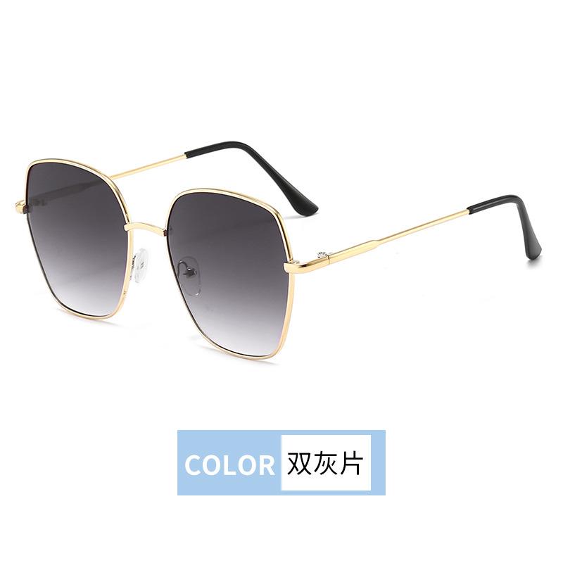 New Small Square Sunglasses Women Gradient Transparent UV400 Sun Glasses Fashion Outdoor Travel Eyewear