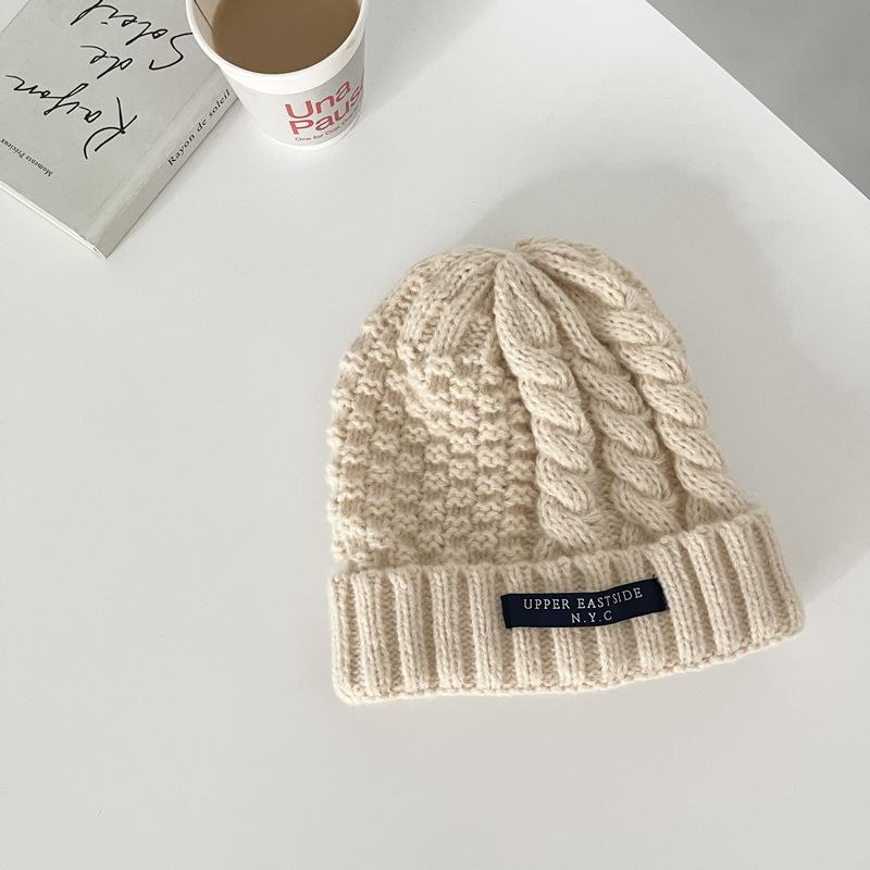 

Корейская версия Ins Осенне-зимняя утолщенная вязаная шапка с косами от холода для женщин, ретро, студенческая, универсальная, теплая, с защитой ушей, шерстяная шапка, трендовая мужская M（56-58cm）