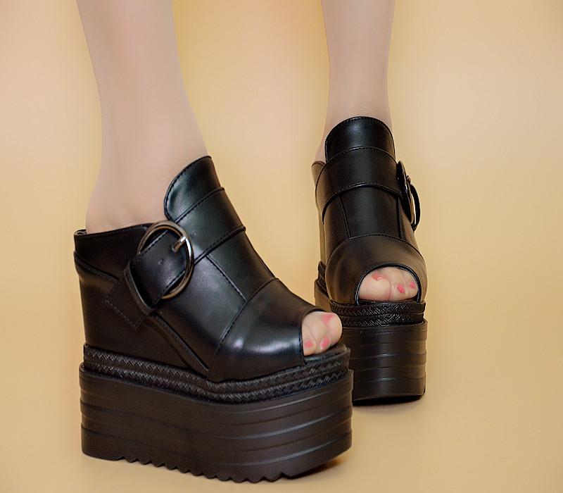 Fashion 13CM Super High Heel Women's Slippers Europe and America Nightclub Wedges Slippers Muffin Thick Sandals and Slippers