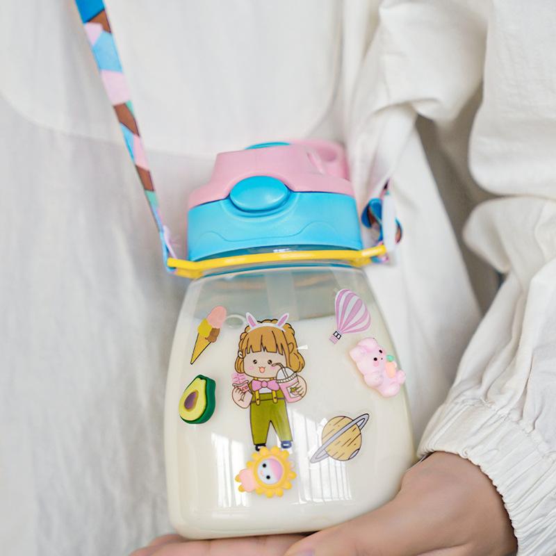 Water bottle1011 new children's cartoon straw cup strap handle portable plastic cup baby cute water cup