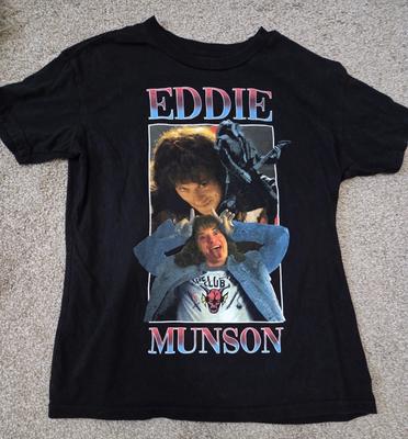 T-shirt Stranger Things Eddie Munson - Maglietta Commemorativa - Taglia PICCOLA Unisex Nera