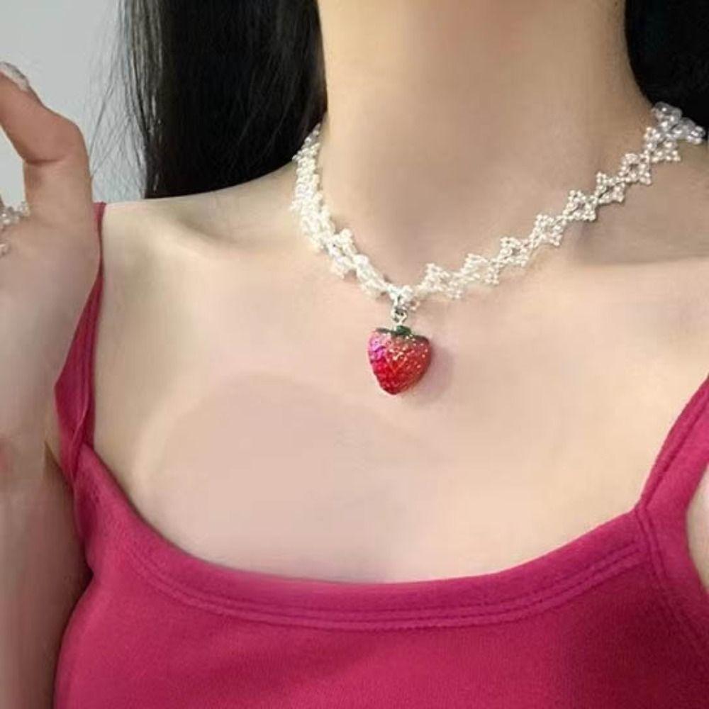 Sweet Pearl Necklace Double-layered Y2k Necklace Lovely Strawberry Pendant Jewelry Accessories
