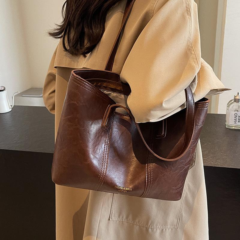 Bag Women's 2025 New Model, Popular This Year, Large-capacity Tote Bag, Casual and Versatile, College Student Class Bag, Commuter Bag