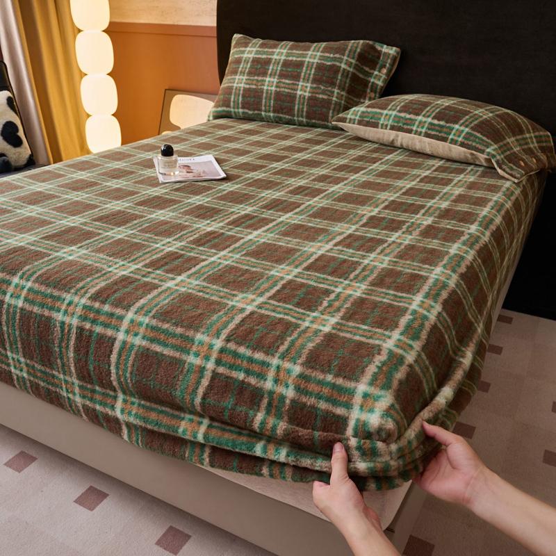 

WOSTAR Winter warm cashmere fitted sheet elastic mattress protector cover fluffy coral fleece plaid printed couple bed linen 150 Pillowcase No sheet