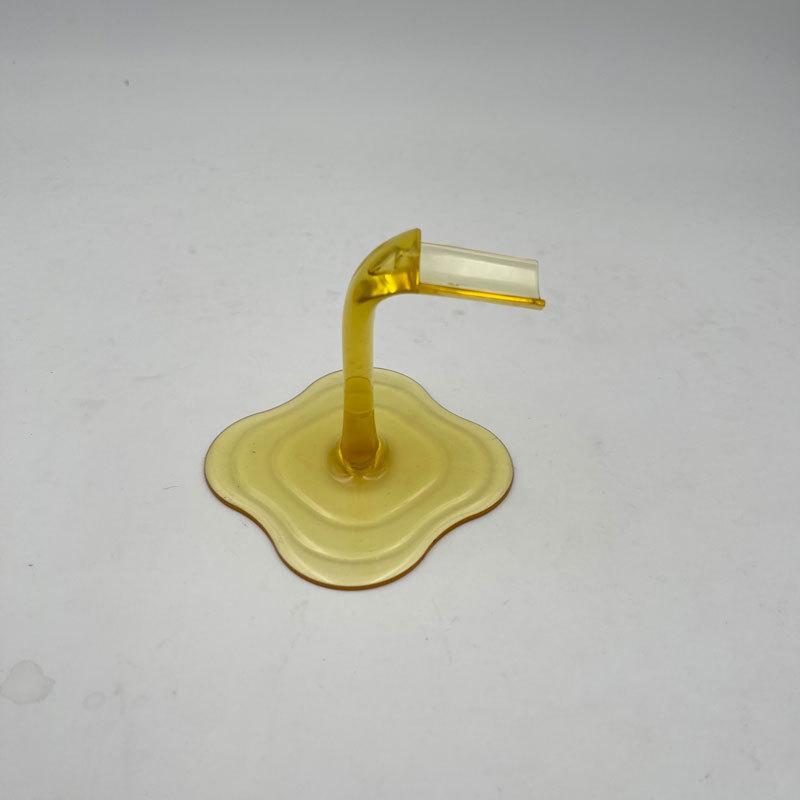 

Spilled Wine Bottle Holder - Fun and Unique Way To Display Your Favorite Wine - Red and White, Novelty Gift for Kitchen Home жовтий