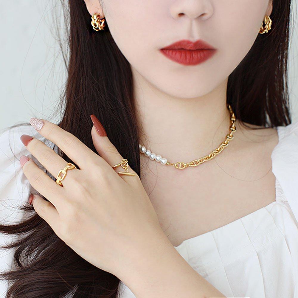 Fashion Brit Ring Earrings (Choose 1 of 2 colors)