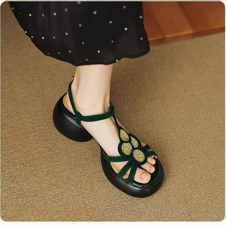 

Fashion Women s Shoes 2025 New Summer Trend Comfortable Low-heeled Shoes Baotou Casual One-line Buckle Fashion Roman Sandales Femmes 35 светло-зеленый