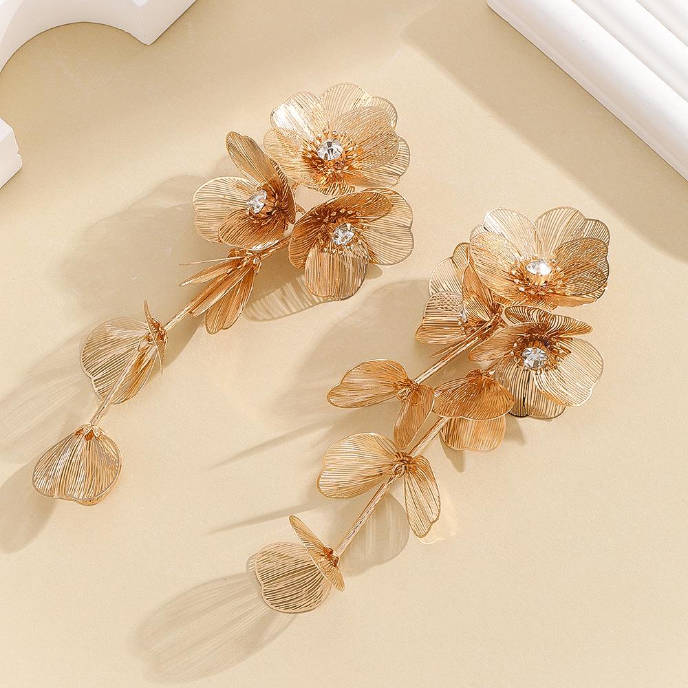Waterfall Crow's Feet Roses Fluttering Spring Exaggerated Wedding Festival Beautiful Earrings