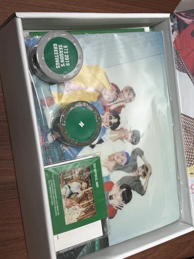 BTS (Bangtan Boys) 2019 Season's Greetings Full Box Used