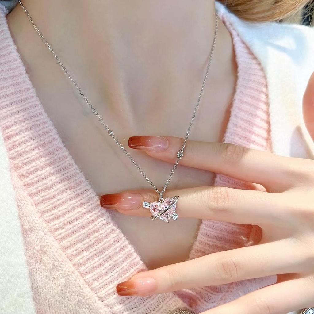 Sweetheart Zircon Pendant Necklace for Women - Heart Shape Light Luxury Design