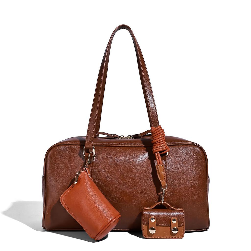 High-end Handheld Boston Bag for Women 2025 New Winter Large Capacity Commuting Shoulder Underarm Bag