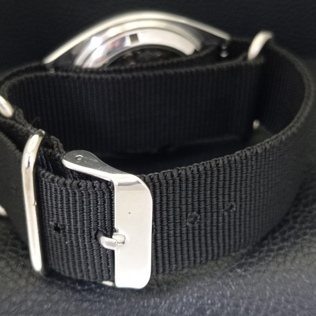 SEIKO 5 AUTOMATIC JAPAN MENS VINTAGE ARABIC BLACK COLOR DIAL WATCH a701430-5 R206b-a701430