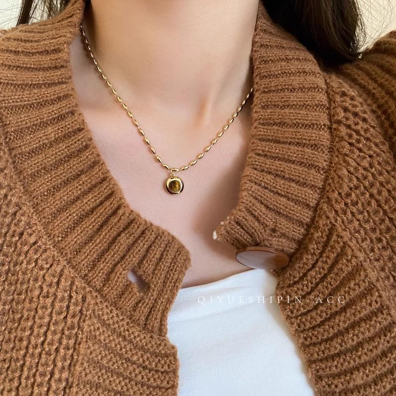Women's High-End French Retro Tiger Eye Choker Necklace - Versatile Light Luxury Sweater Chain