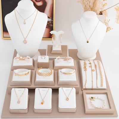 Creación de joyas – Estuches y exhibidores para joyería