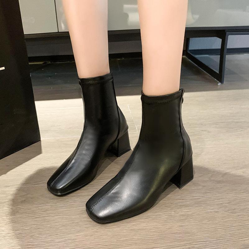 

Ботинки Мартин женские 2024 новые женские ботинки зима европейский и американский стиль квадратный носок задняя молния короткие ботинки женские толстый каблук средний каблук ботинок 35 чёрный