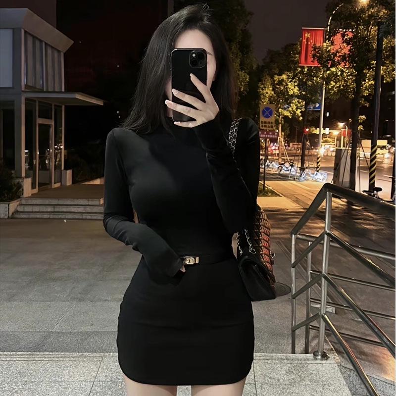 Elegant Slim-Fit Long-Sleeve Dress for Women - Autumn Half-High Neck, Waist-Cinched, Hip-Hugging Mini Skirt.