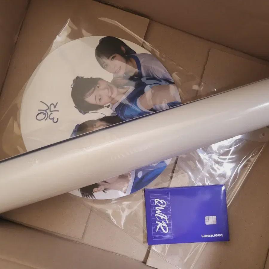 Qwer Woori Bank Event 3rd Photocard Poster Debt